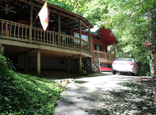 1180 Ruby Lake Dr, Hiawassee, GA 30546