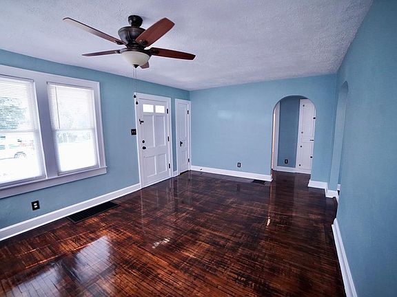 3rd image of 319 E 21st St