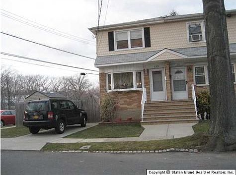 2nd image of 135 Burbank Ave
