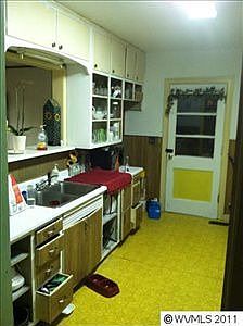 5th image of 443 Tangent St