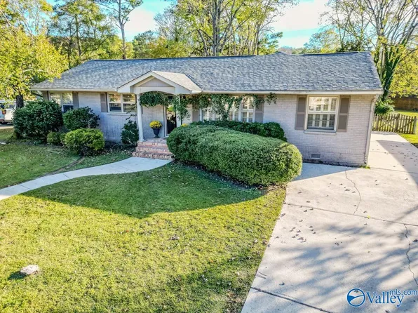 1704 Sun Valley Rd SE, Huntsville, AL 35801