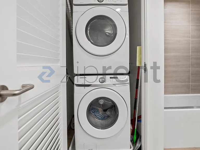 188 W Saint James St #10710 — Photo 19