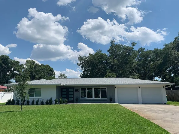 15 S Wind Dr, Belleair Bluffs, FL 33770