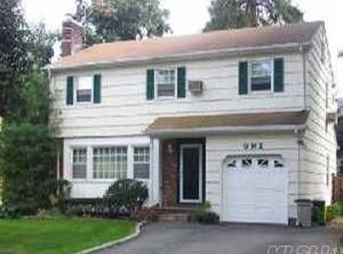 1 Meadowbrook Rd, Syosset, NY 11791