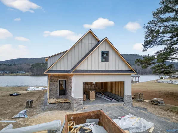 847 Rainbow Hvn, Rainbow City, AL 35906