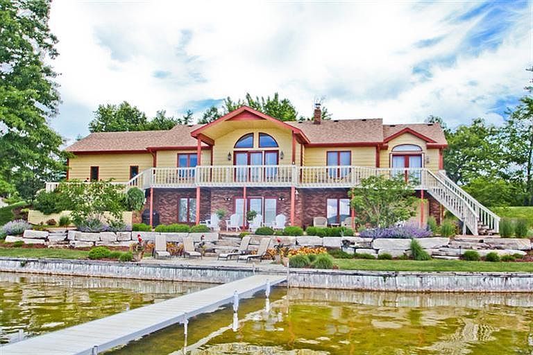 1st image of 8559 Lakeside Dr