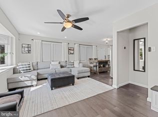 18 Raeburn Ln, Willingboro, NJ 08046
