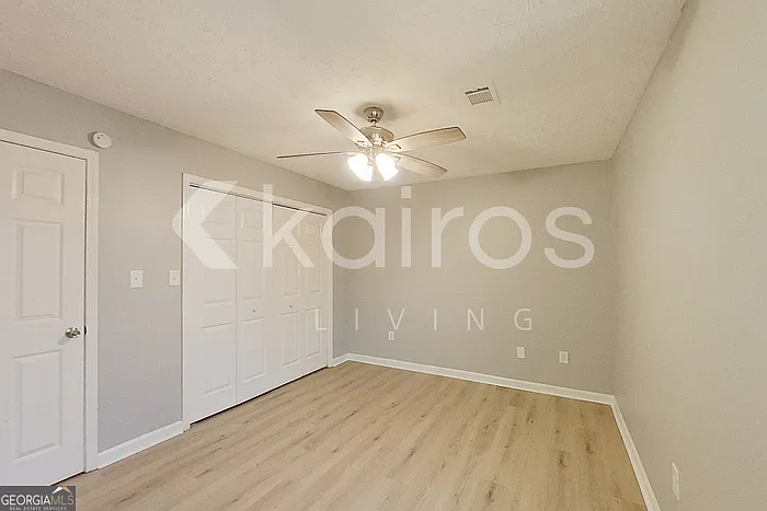 320 Deerpark Dr — Photo 16