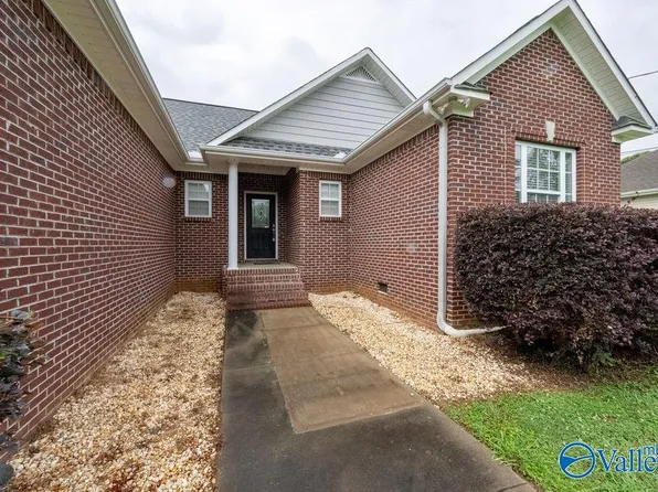 1704 Tillison Rd, Gadsden, AL 35903