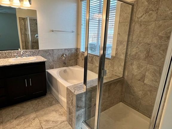 4th image of 3204 N Pratos Ct