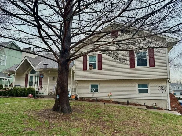 960 Ellis St, Liberty, MO 64068