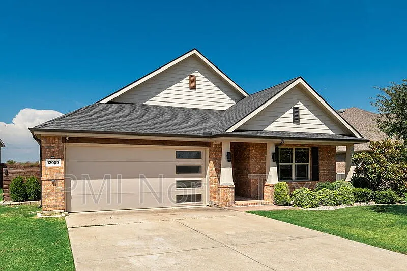 4 bed, 2.5 bath, 2143 sqft, $2,800 — Photo 2