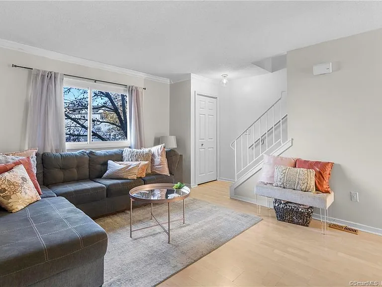 360 W Spring St #A7 — Photo 10