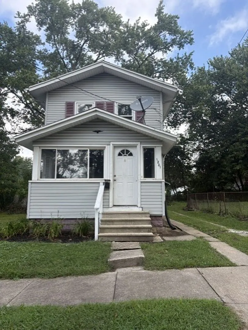 Room to Settle In! 3-Bedroom Akron Home with Flexible Appliance Options — Photo 1