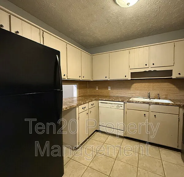6200 Olde Towne Dr #A — Photo 8