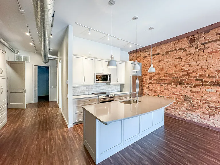 27 Biltmore Ave #201 — Photo 6