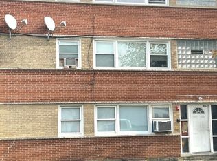 543 Geneva Ave APT 104A, Bellwood, IL 60104