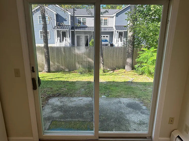 65 Lambert St #12 — Photo 13