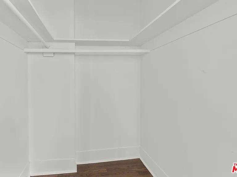 135 S Dillon St — Photo 17