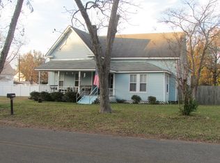 305 W 2nd St, Ocilla, GA 31774