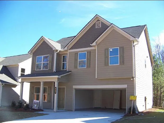 910 Walnut Woods Dr — Photo 1
