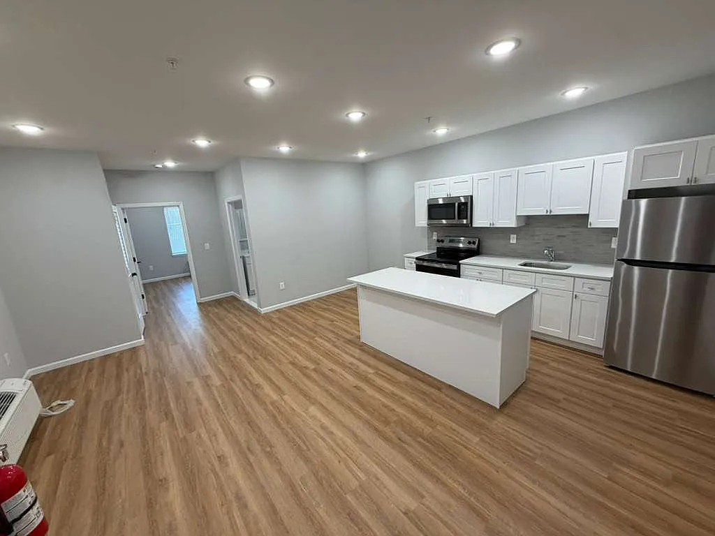 1 bed, $1,800 — Photo 3