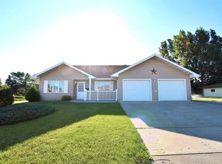 1715 14th St SW, Minot, ND 58701