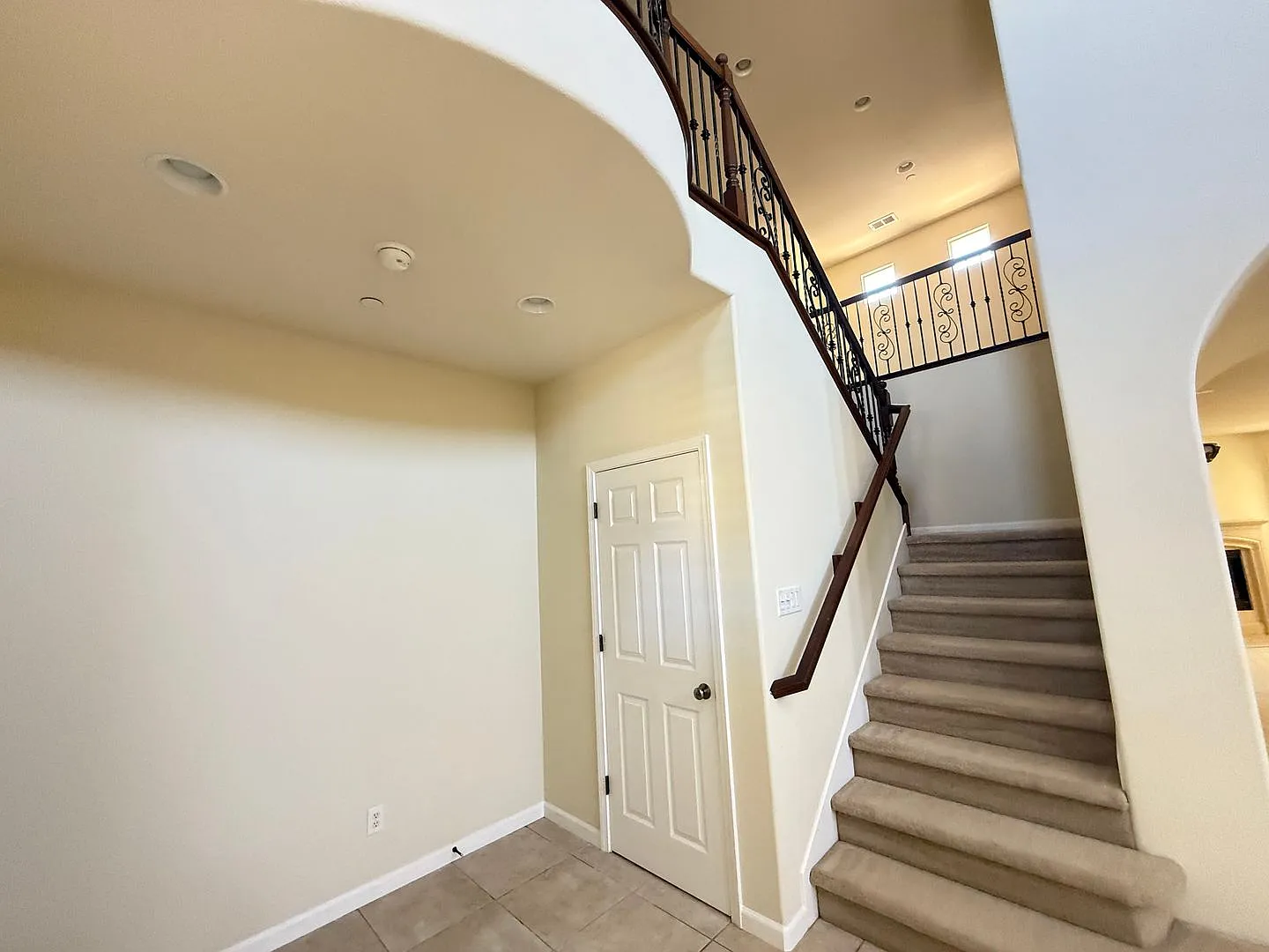 1427 Wyndham Lane — Photo 3