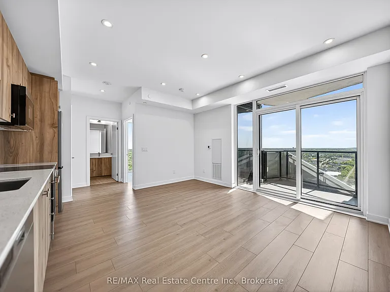 25 Wellington St S #3103 — Photo 11