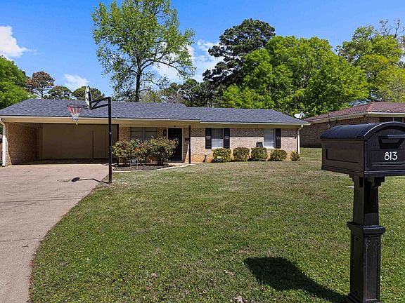 4th image of 813 Redbud Ln