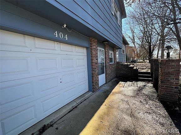 3rd image of 404 Fox Creek Rd