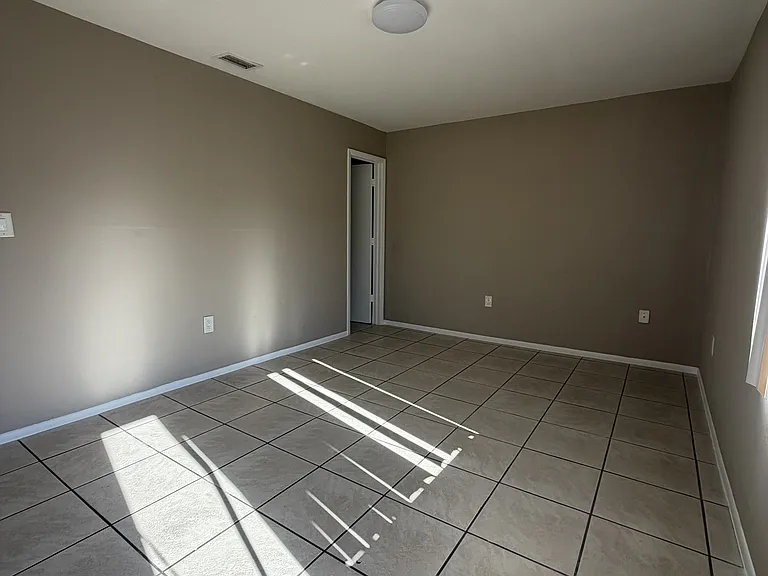 4214 Desoto Ave #42 — Photo 9