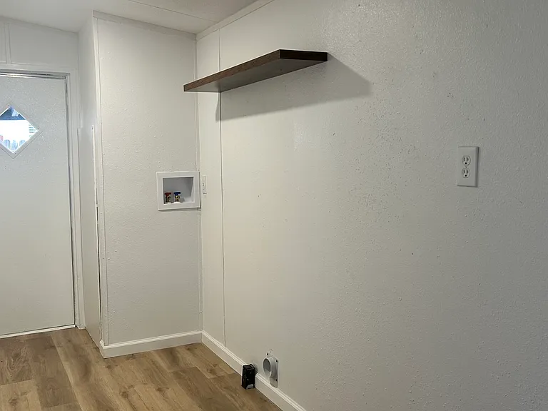 1309 Vinewood Dr — Photo 10