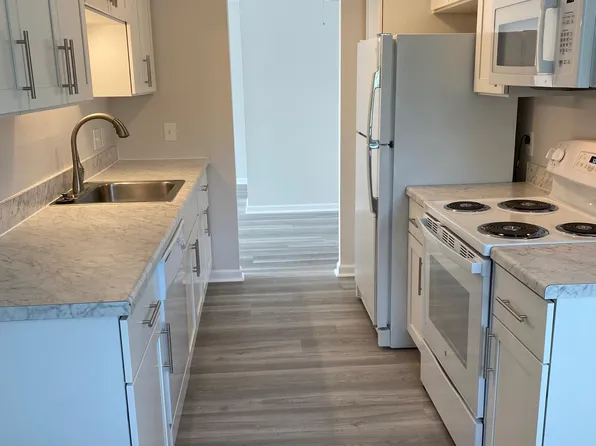 20333 Detroit Rd APT 501C, Rocky River, OH 44116