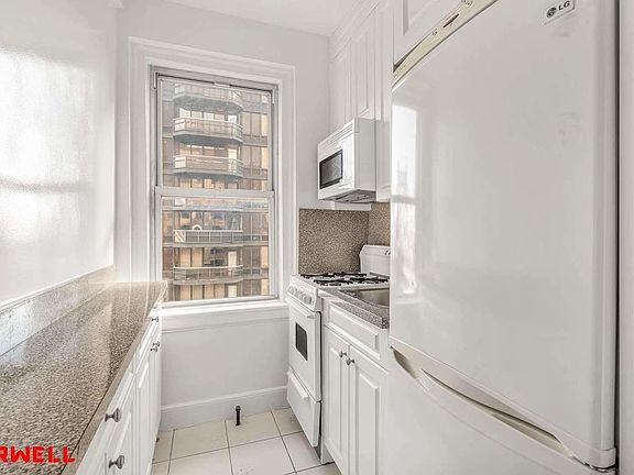 5th image of 400 E 59th St APT 13G