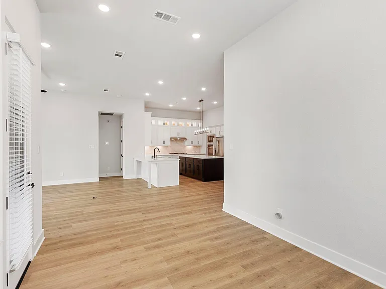 415 N Hillary Step Pl — Photo 17