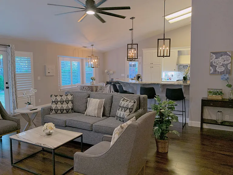 2074 Hope Ln — Photo 14