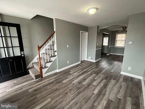 2nd image of 336 Kane St