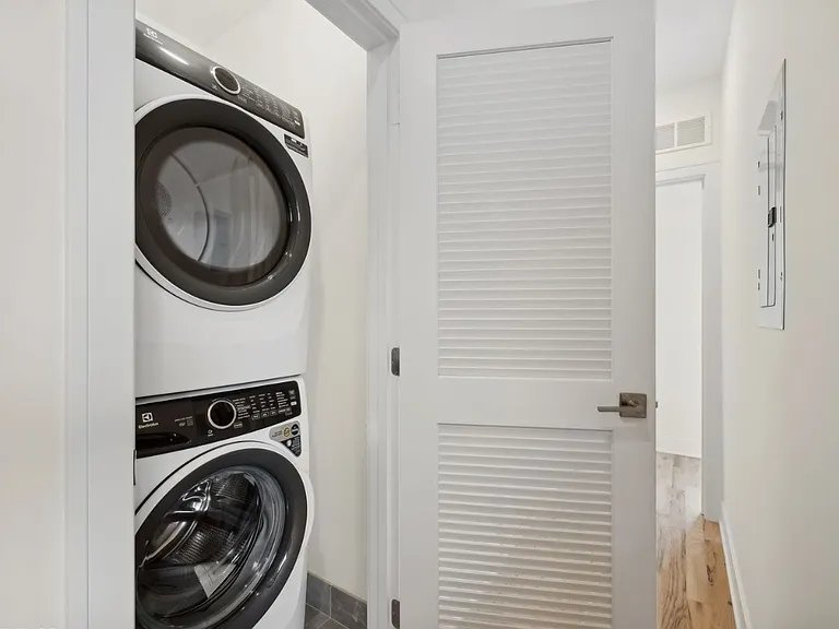 3615 N Wilton Ave #PENHOUSE1 — Photo 14
