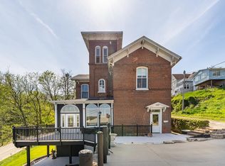 541 W 3rd St, Dubuque, IA 52001