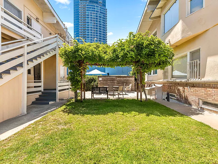 841 E Ocean Blvd — Photo 41