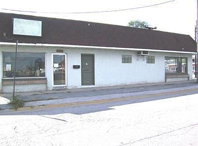 4th image of 8201 Kennedy Ave