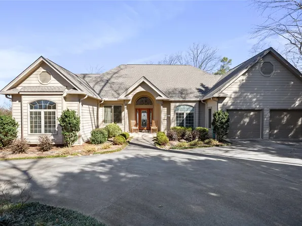 806 Marina Pointe Ct, Seneca, SC 29672