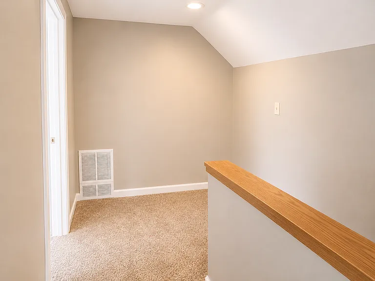 2092 Garfield Ave — Photo 7