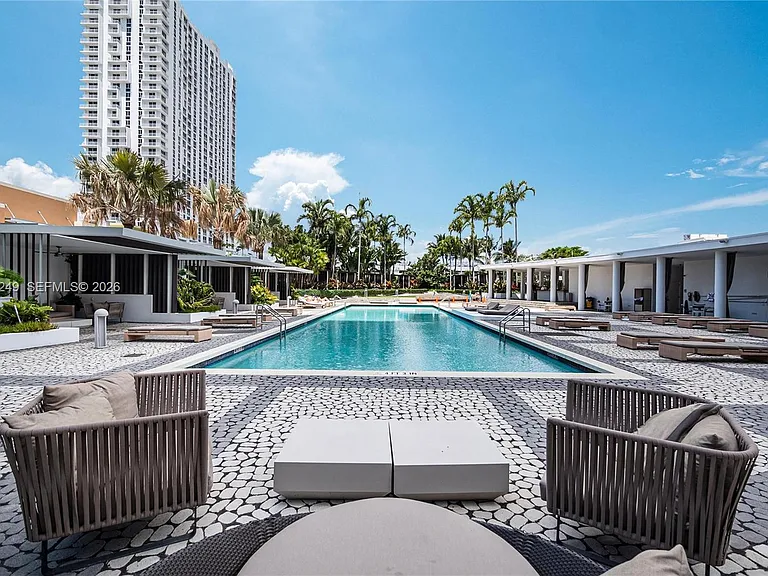 2020 N Bayshore Dr #3904 — Photo 34