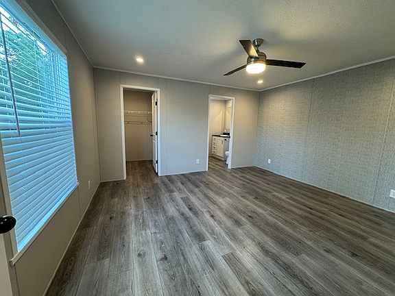 4th image of 28469 Spruce Dr #295