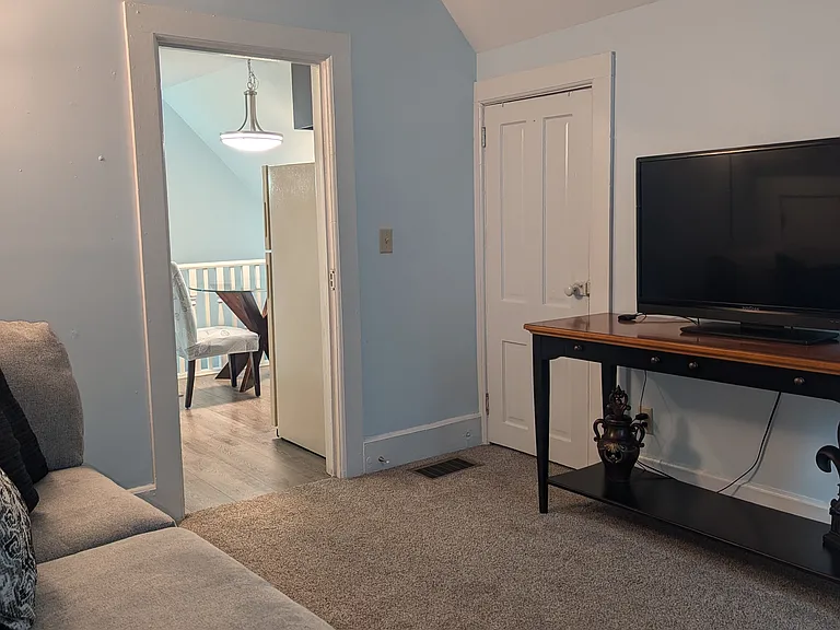 215 S Notre Dame Ave #2 — Photo 6