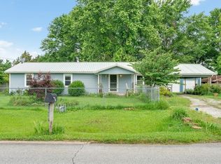 1885 Riverview Dr, Elkins, AR 72727