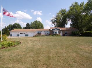 10655 Ridge Rd, Girard, PA 16417