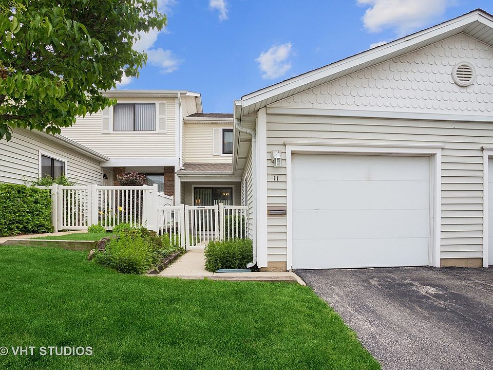 1st image of 11 Waterford Dr
